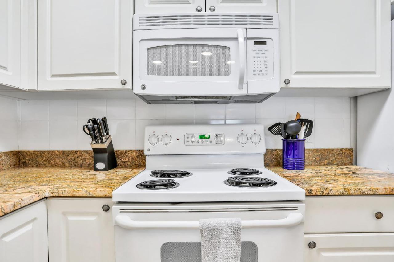 Oceanwalk Condos Bethune Beach 외부 사진