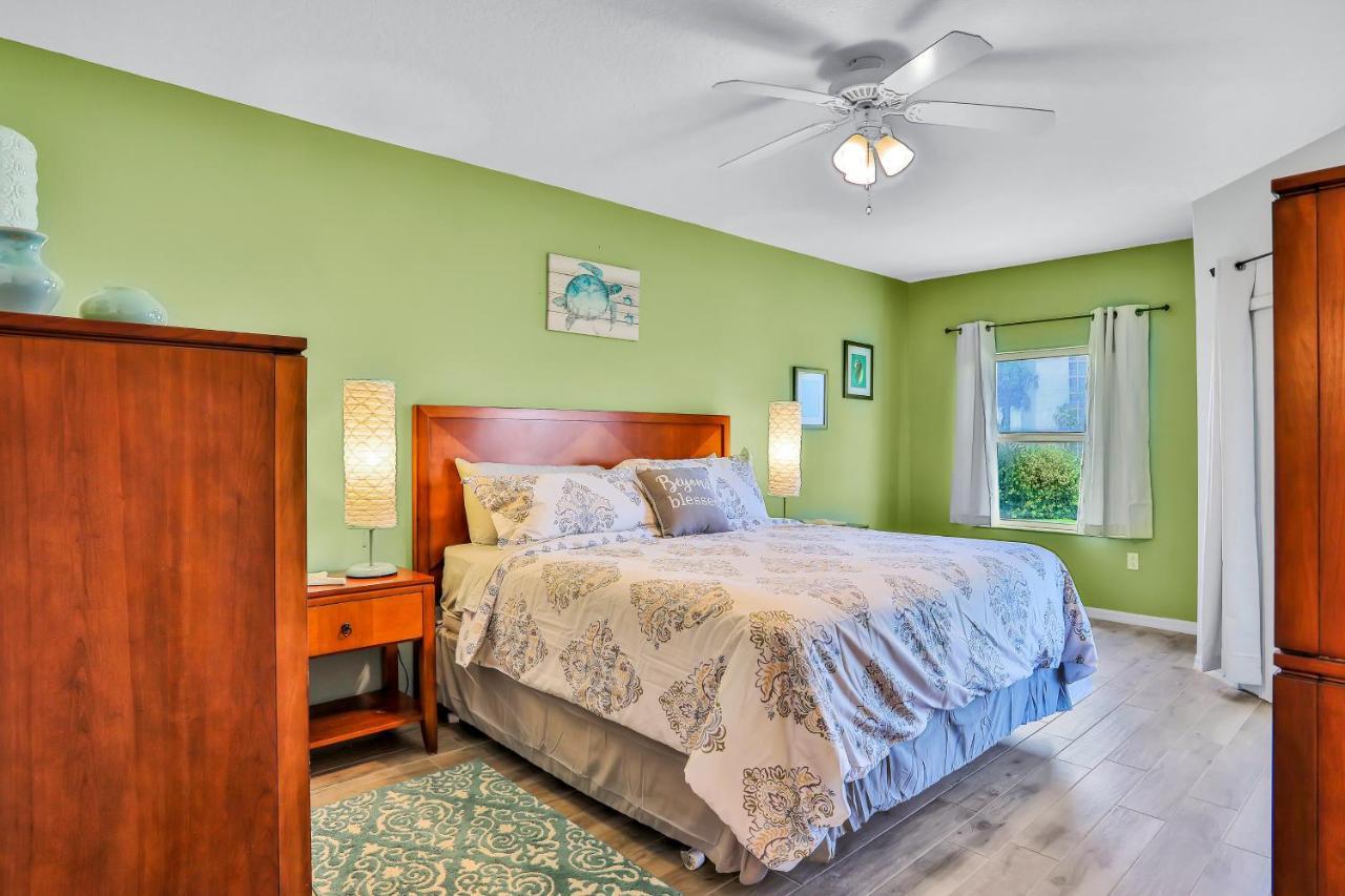 Oceanwalk Condos Bethune Beach 외부 사진